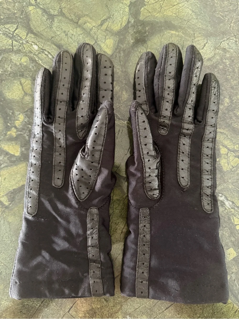 Isotoner Wool and Leather Gloves One Size
